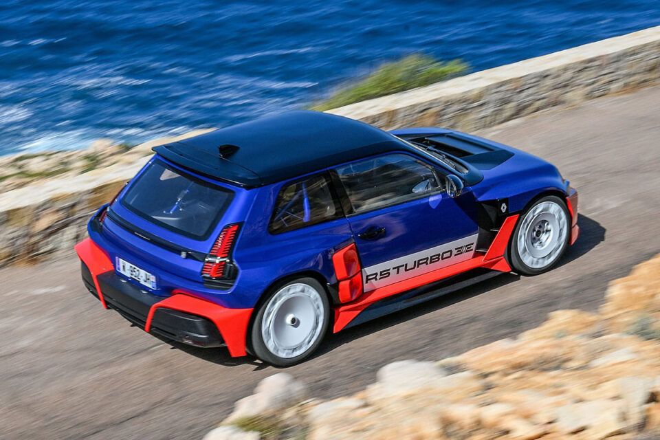 伝説の「ターボ」がBEVで蘇る。ドリフト専用モンスター ルノー 5 ターボ 3E(Renault 5 Turbo 3E)!