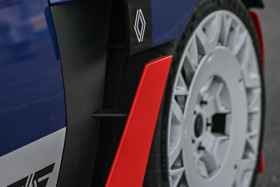 伝説の「ターボ」がBEVで蘇る。ドリフト専用モンスター ルノー 5 ターボ 3E(Renault 5 Turbo 3E)!