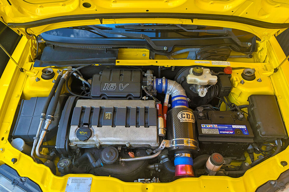 特別販売車両|プジョー 106S16(PEUGEOT 106S16)正規輸入車 左ハンドル|実用にも耐える唯一無二の世界観を持った名車