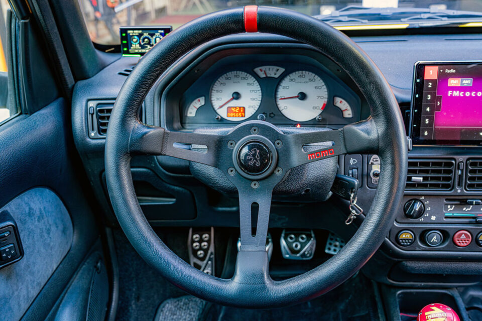 特別販売車両|プジョー 106S16(PEUGEOT 106S16)正規輸入車 左ハンドル|実用にも耐える唯一無二の世界観を持った名車