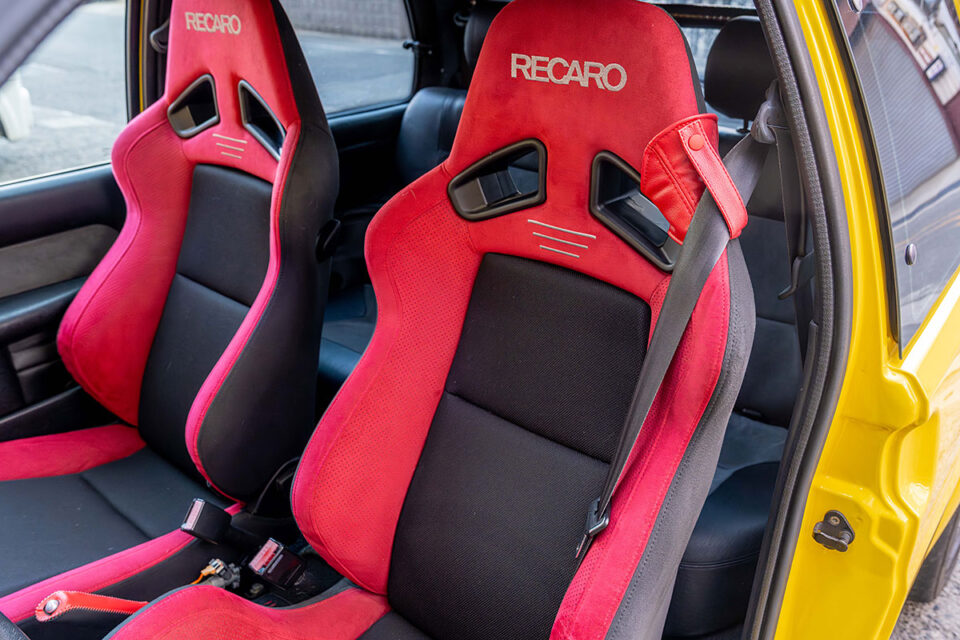 特別販売車両|プジョー 106S16(PEUGEOT 106S16)正規輸入車 左ハンドル|実用にも耐える唯一無二の世界観を持った名車