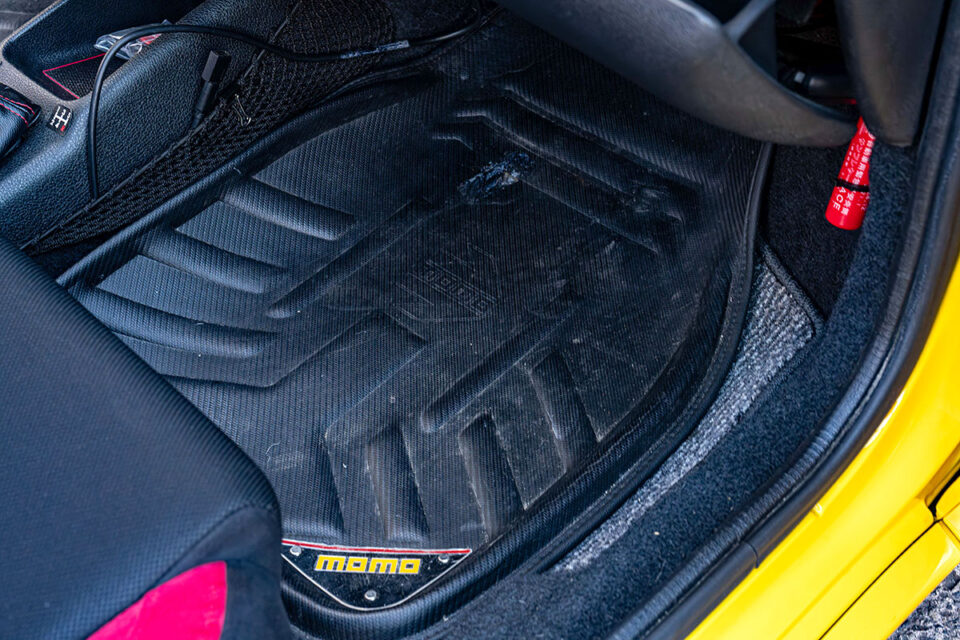 特別販売車両|プジョー 106S16(PEUGEOT 106S16)正規輸入車 左ハンドル|実用にも耐える唯一無二の世界観を持った名車