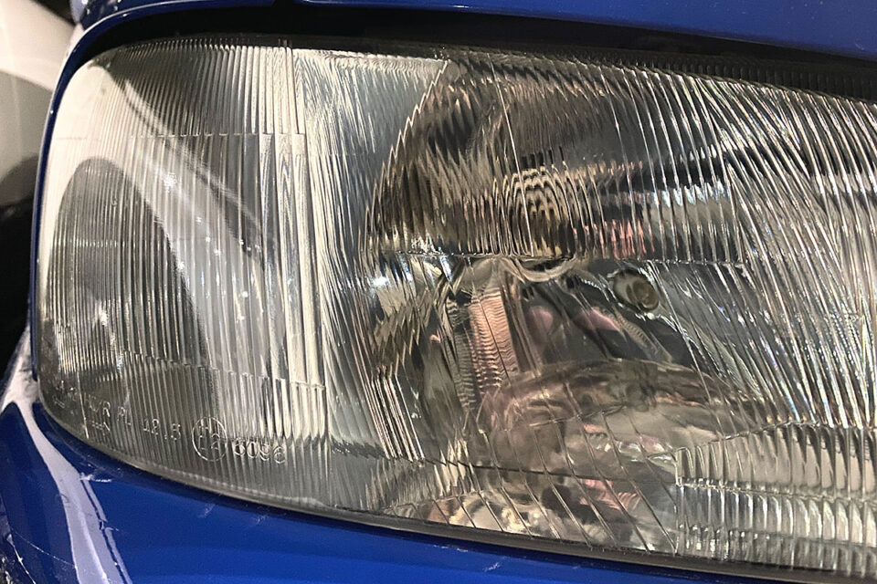 ヘッドライトコーティング施工事例｜プジョー 106 S16（Peugeot 106 S16） | 兵庫県伊丹市K様