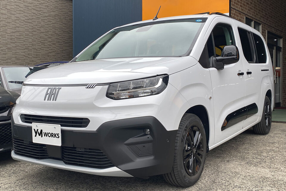 フィアット ドブロ MAXI 5 ビアンコジェラート（Fiat Doblò MAXI 5 Bianco Gelato）の一般整備 ドライブレコーダー取付け｜大阪府松原市のI様