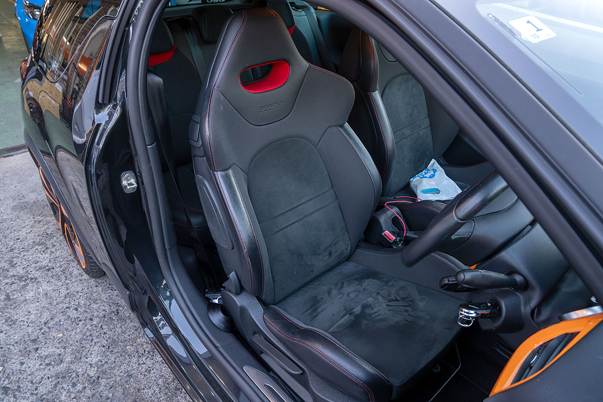 在庫車特別販売 シトロエン DS3 レーシング（CITROEN DS3 Racing 