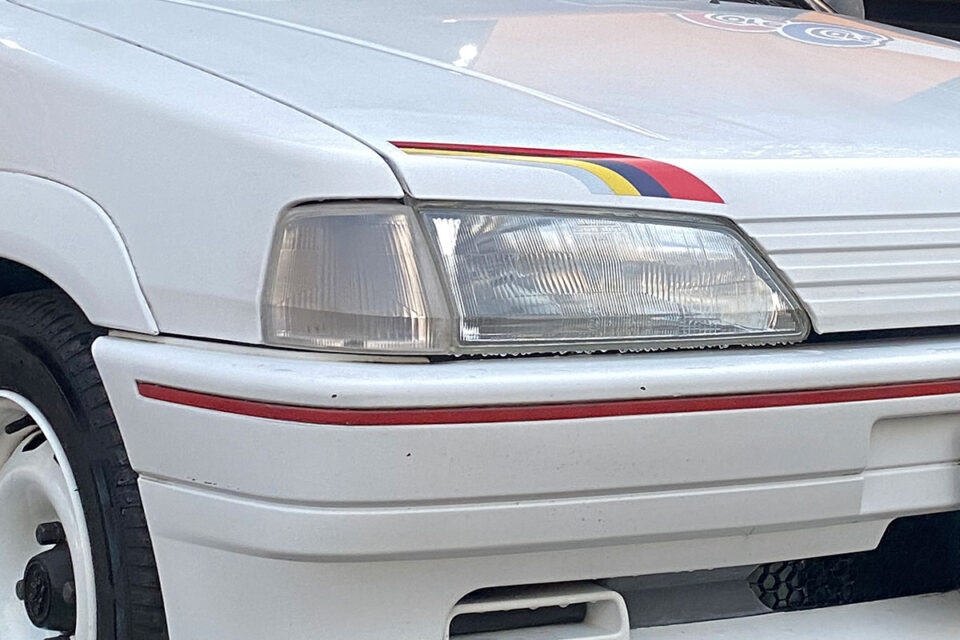 プジョー 106ラリー 1.3(Peugeot 106 Rallye 1.3)のウィンカーレンズ研磨他|愛知県名古屋市のH様