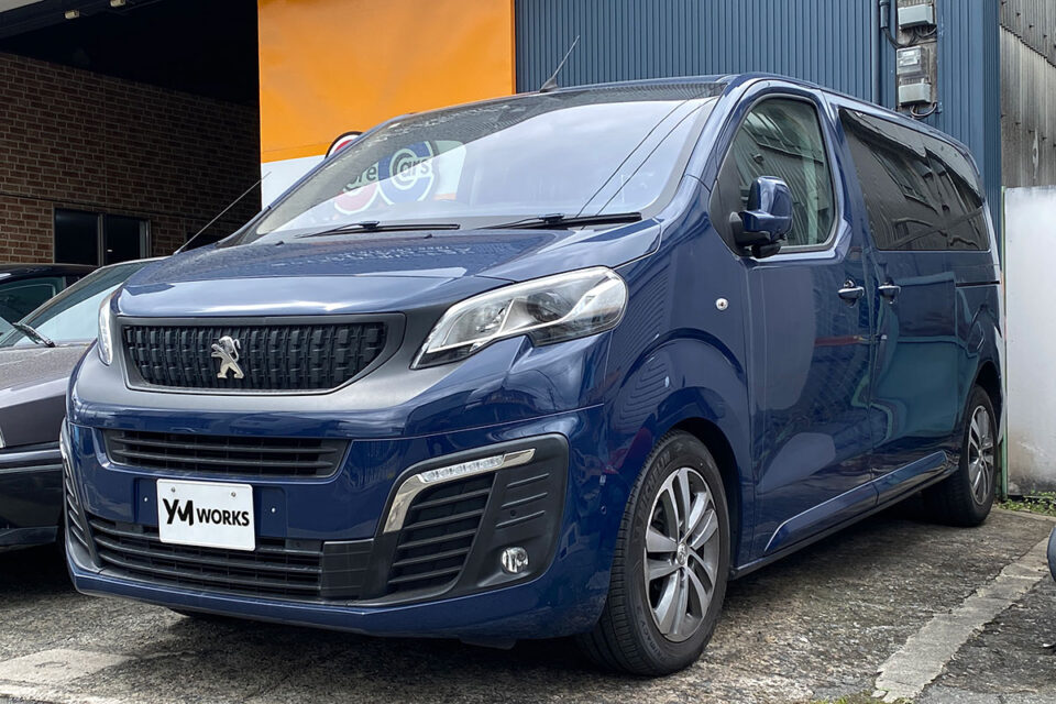 プジョー トラベラー アリュール ロング 2.0 ブルーHDi 180 EAT6(Peugeot Traveller Allure Long 2.0 BlueHDi 180 EAT6)の一般整備 BSIユニット交換|兵庫県宝塚市のK様