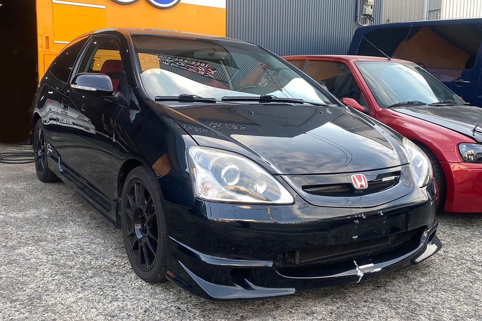 ホンダ シビック タイプR(HONDA CIVIC TYPE-R)スイスからのマイカー帰国輸送・登録代行|愛知県名古屋市のI様