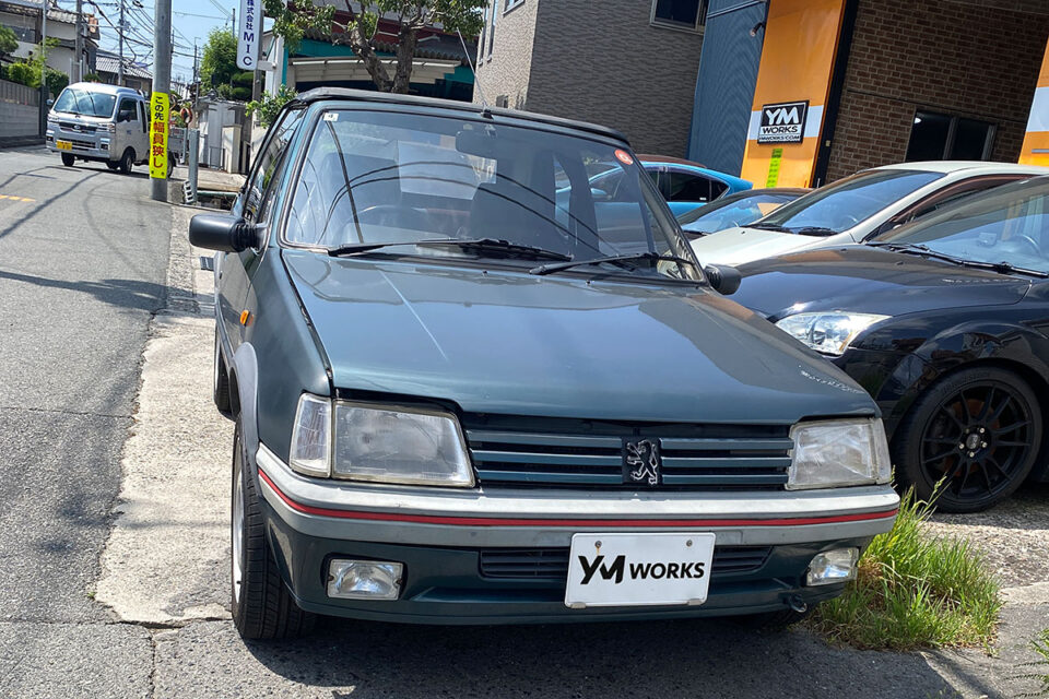 プジョー 205 CTI カブリオレ(Peugeot 205 CTI Cabriolet)の一般整備 フロント足回り整備・オーディオ交換|栃木県さくら市のT様