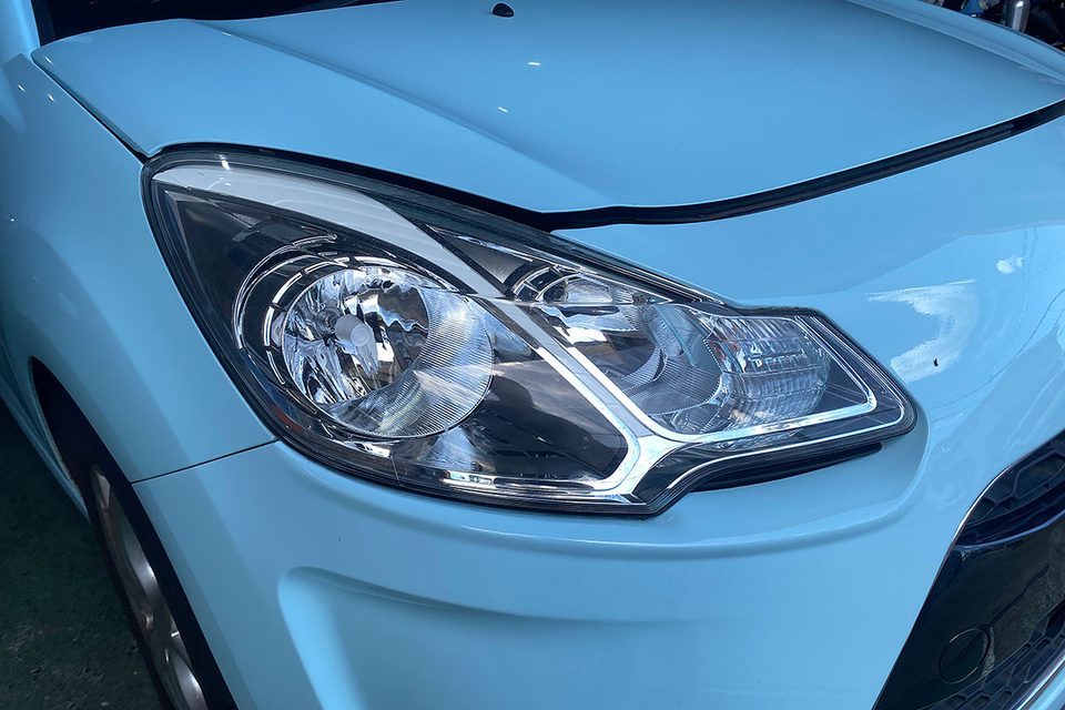シトロエン C3 セダクション（Citroën C3 Seduction）のヘッドライトコーティング｜大阪府堺市のT様